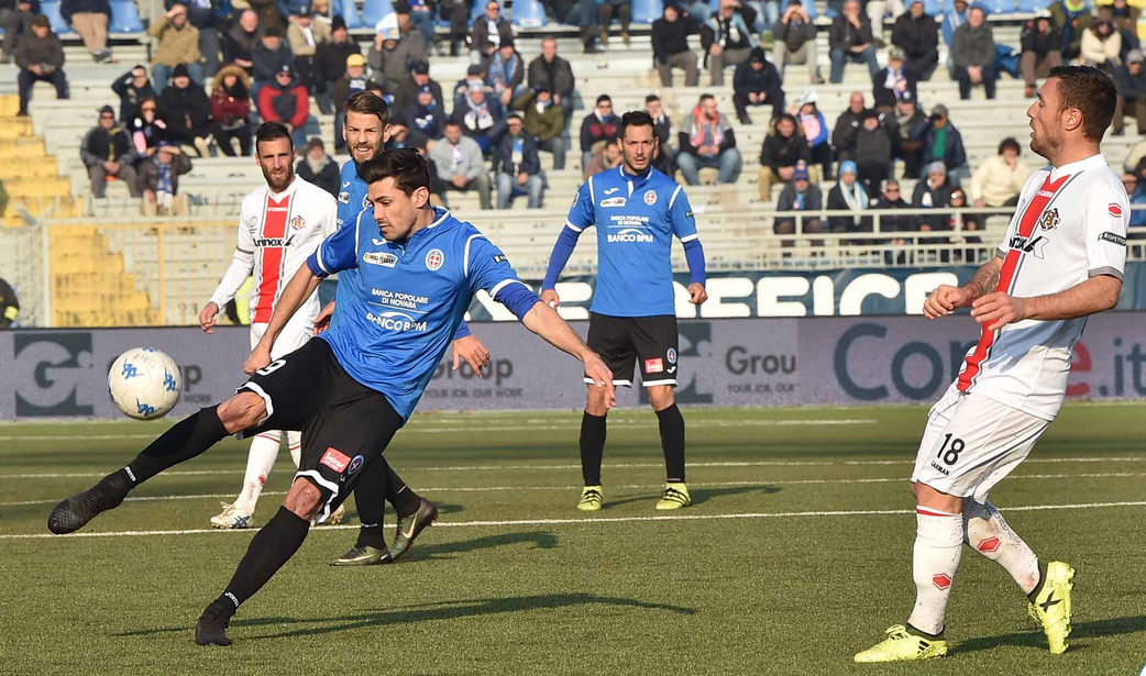 Novara calcio, domenica a Pescara con qualche assenza pesante