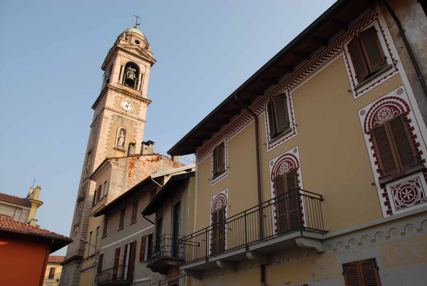 Castelletto Ticino, bimbo di cinque anni rimane solo per quasi 5 ore sul bus