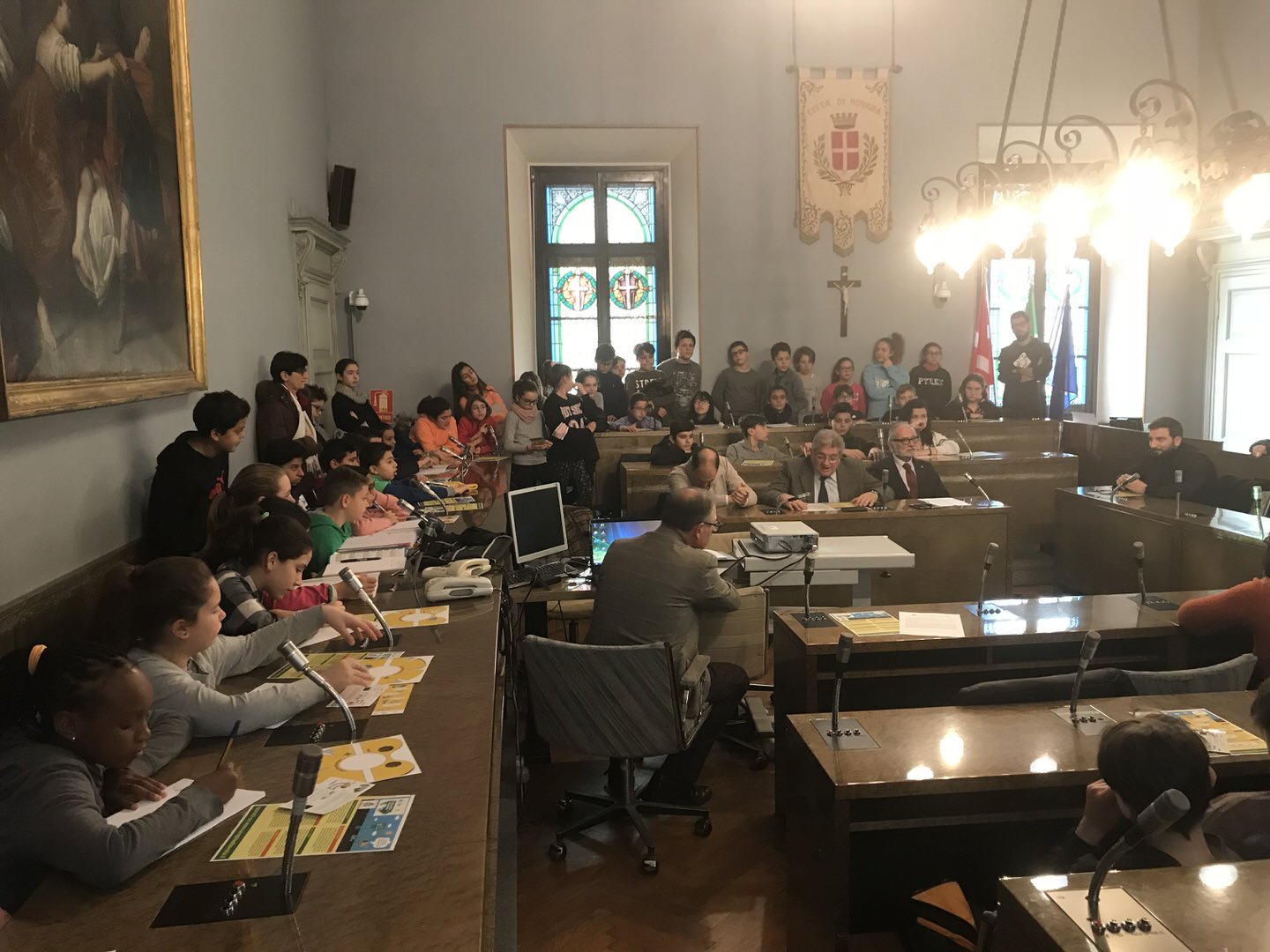 “Una pila alla volta”: progetto per giovani dai 10 ai 14 anni presentato in Comune a Novara