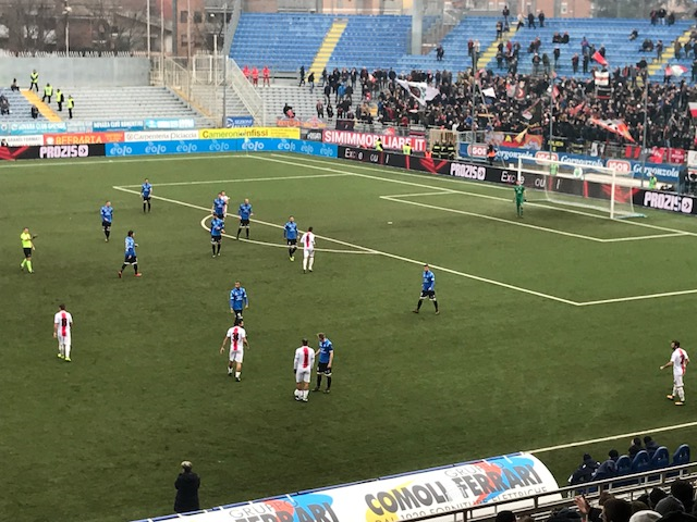 Novara, pareggio in pieno recupero con la Cremonese: rimandata ancora la vittoria in casa
