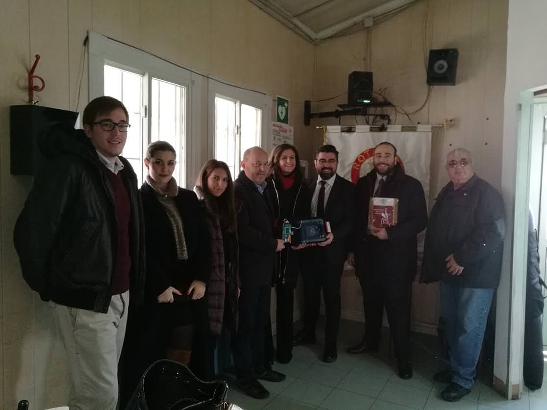 Al Bocciodromo di Novara un defibrillatore donato dai giovani del Rotaract Novara