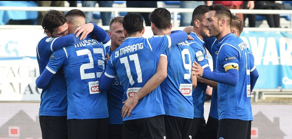 Novara calcio a Parma pensando al mercato: si punta Puscas e per Seck mancano i dettagli