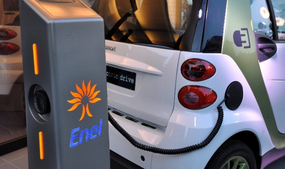 Novara città… elettrica: entro il 2018 22 colonnine per la ricarica delle vetture ecologiche