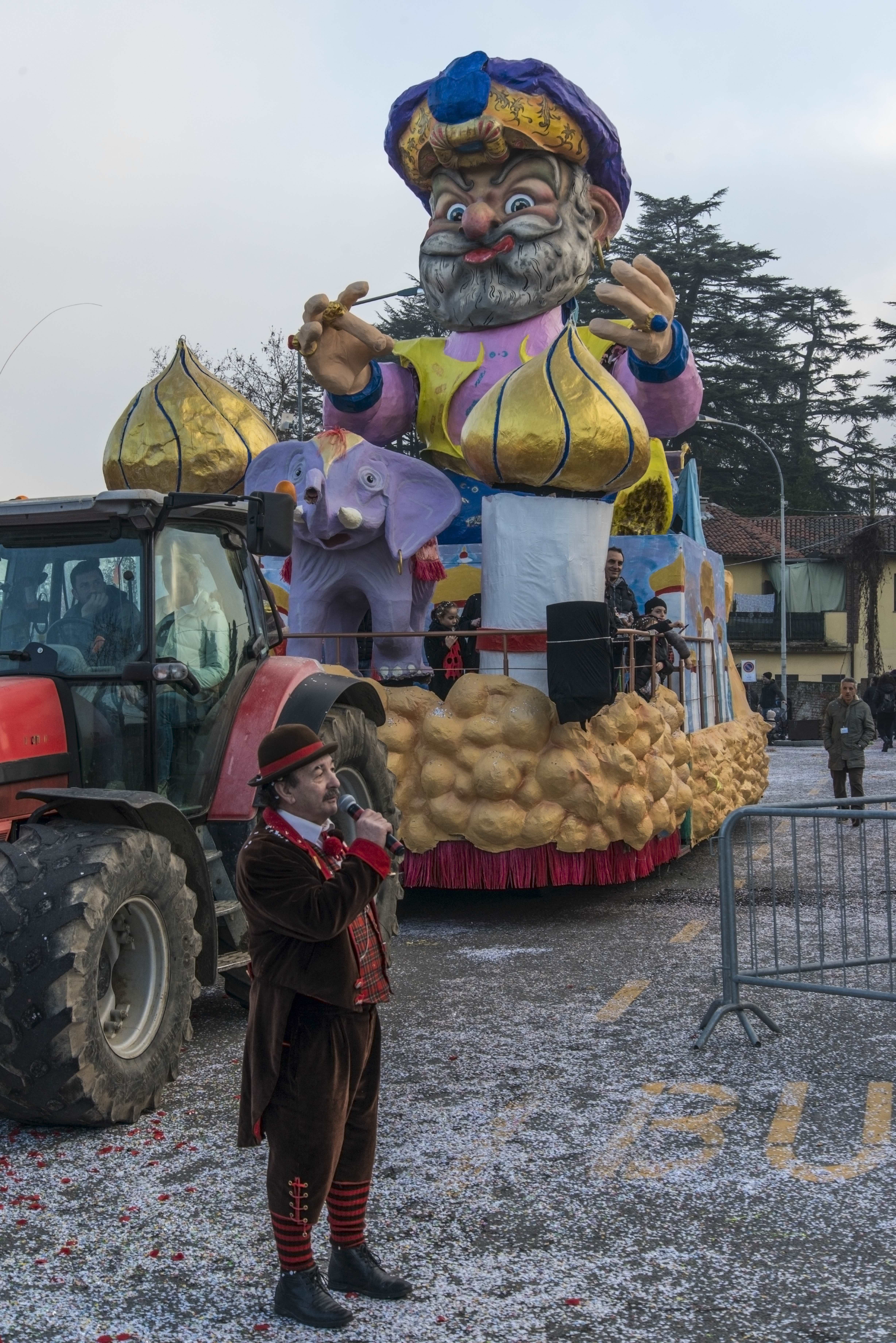 Carnevale di Oleggio, domenica la sfilata finale