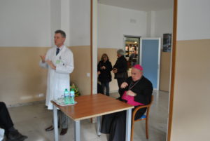 Monsignor Brambilla visita la Fondazione Maugeri