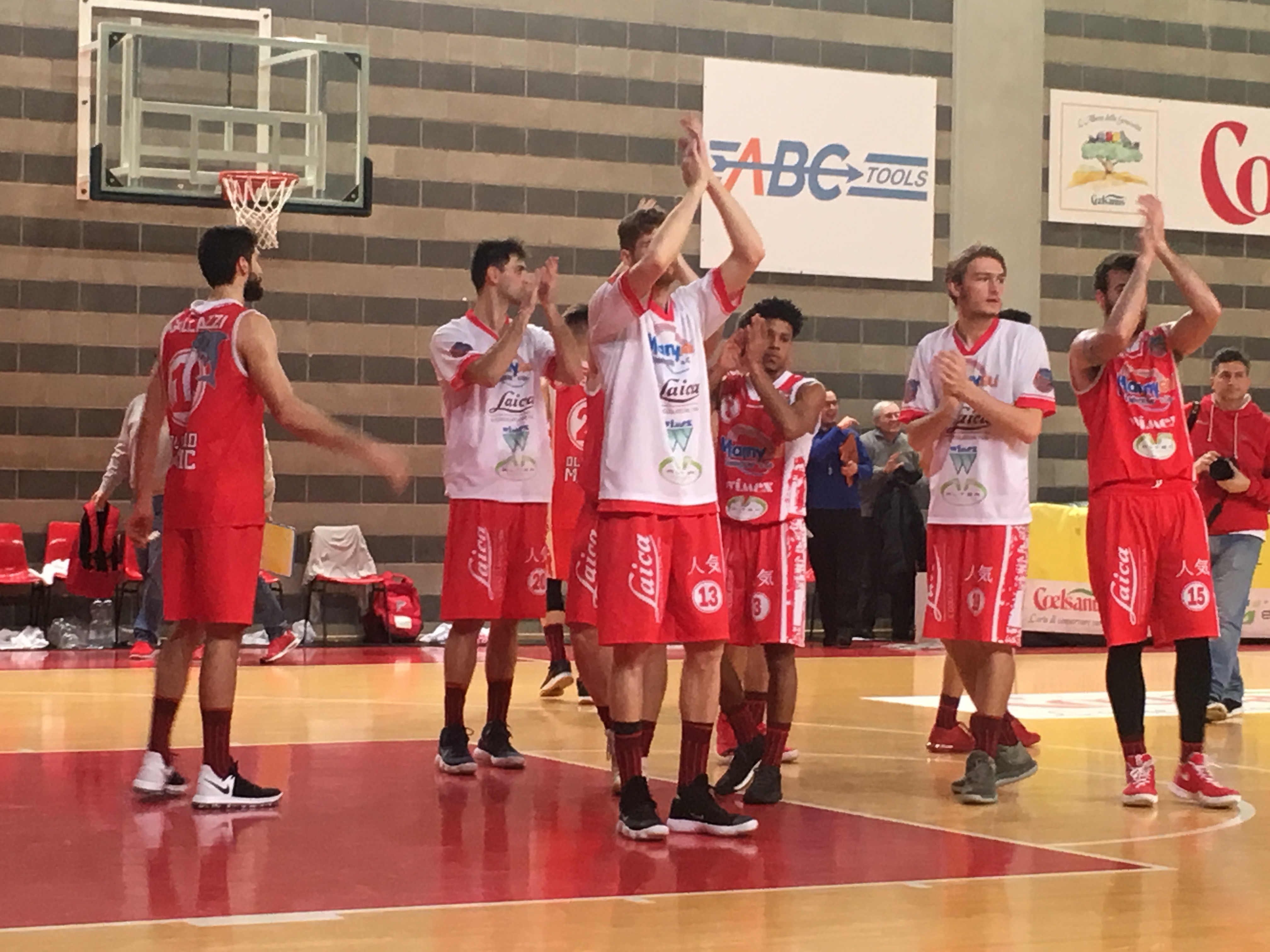 Oleggio Magic Basket, lotta ma perde contro la Robur et fides Varese