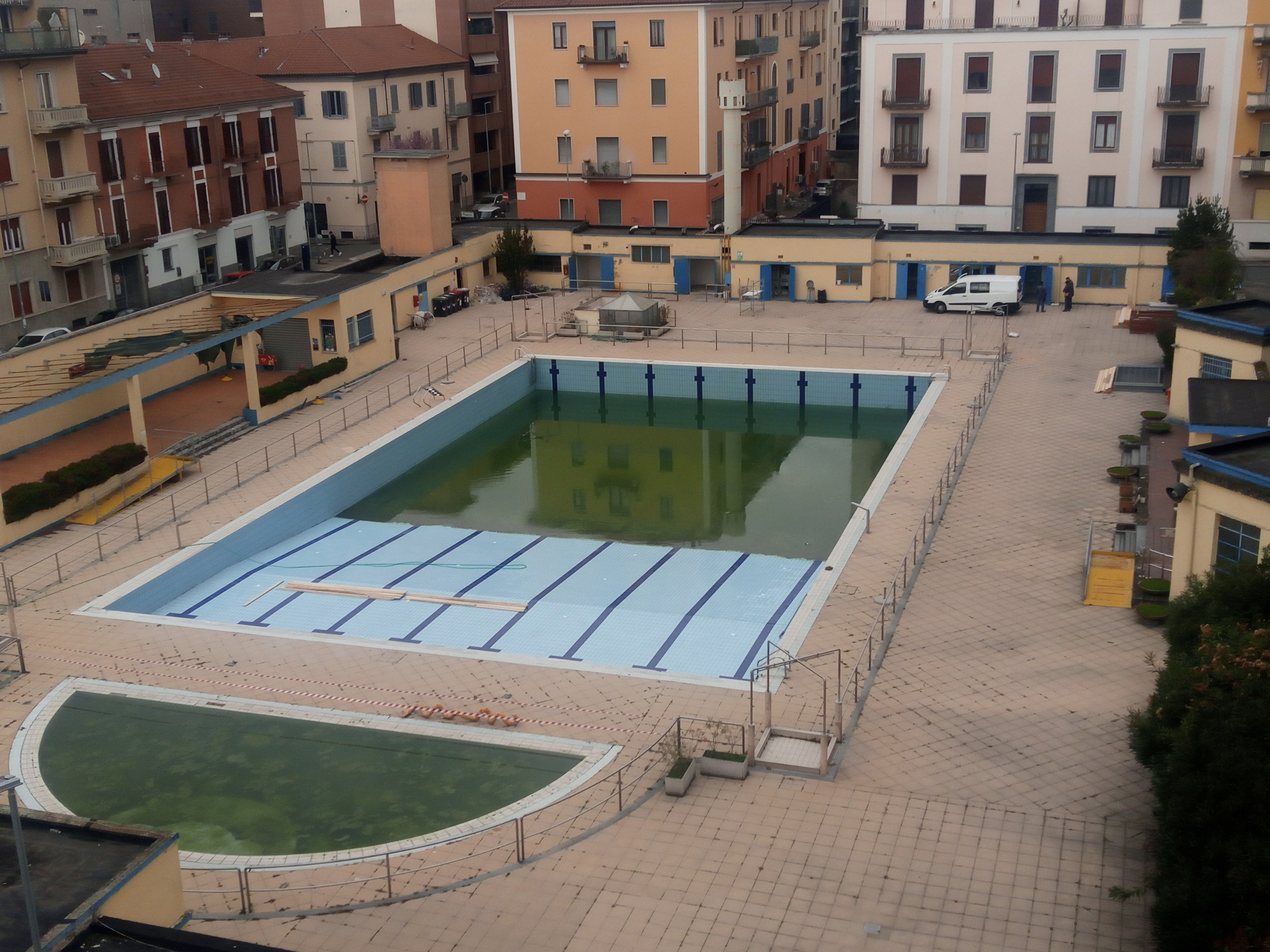 Piscina di via Solferino di Novara, iniziati i lavori per la riapertura