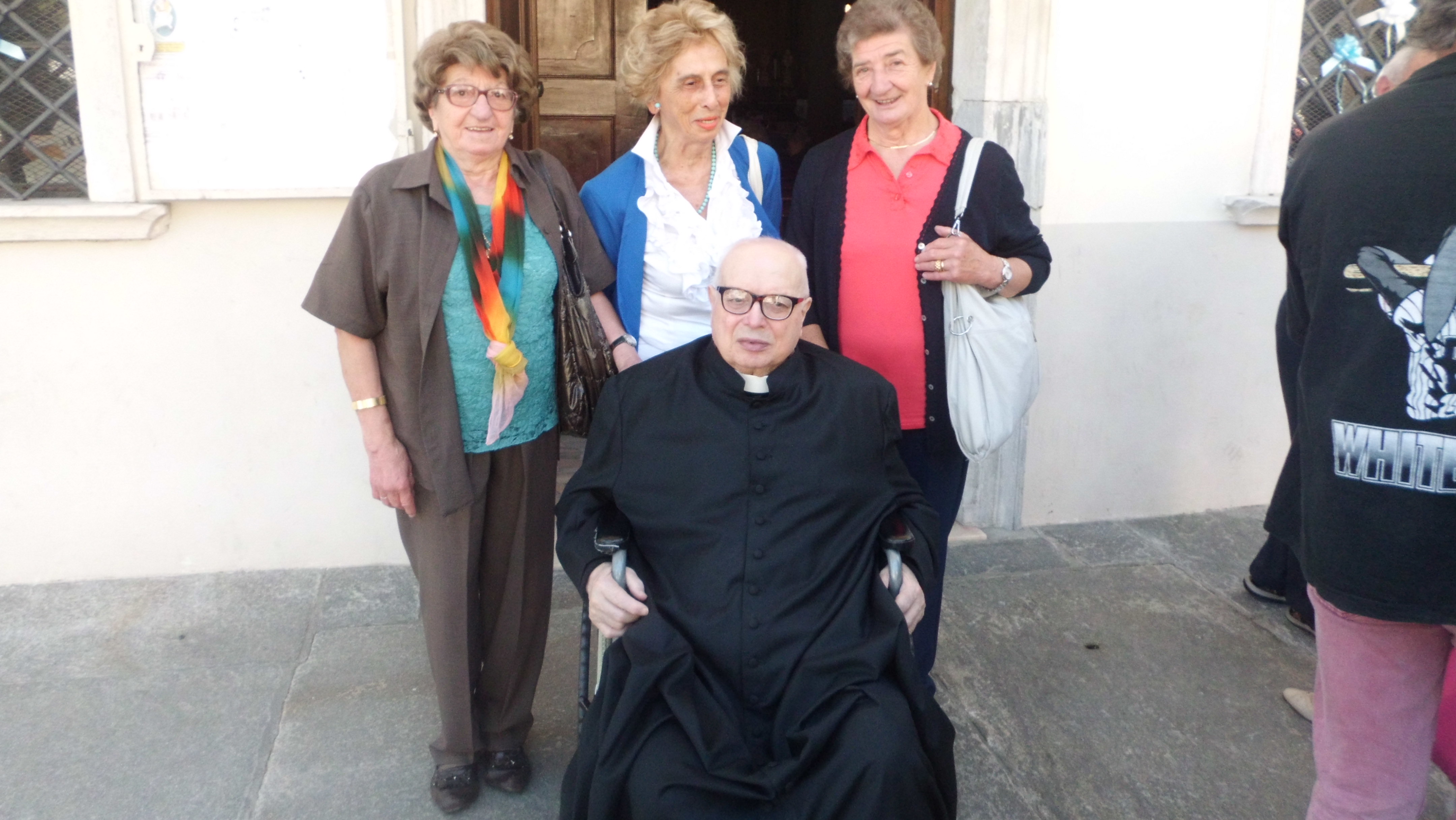 Lutto per la morte di don Pietro Tarrini