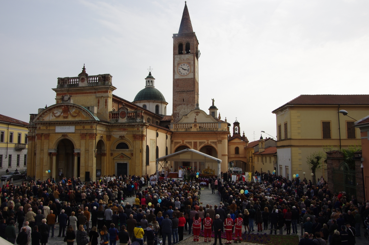 Cerano, domenica in Albis 8 aprile