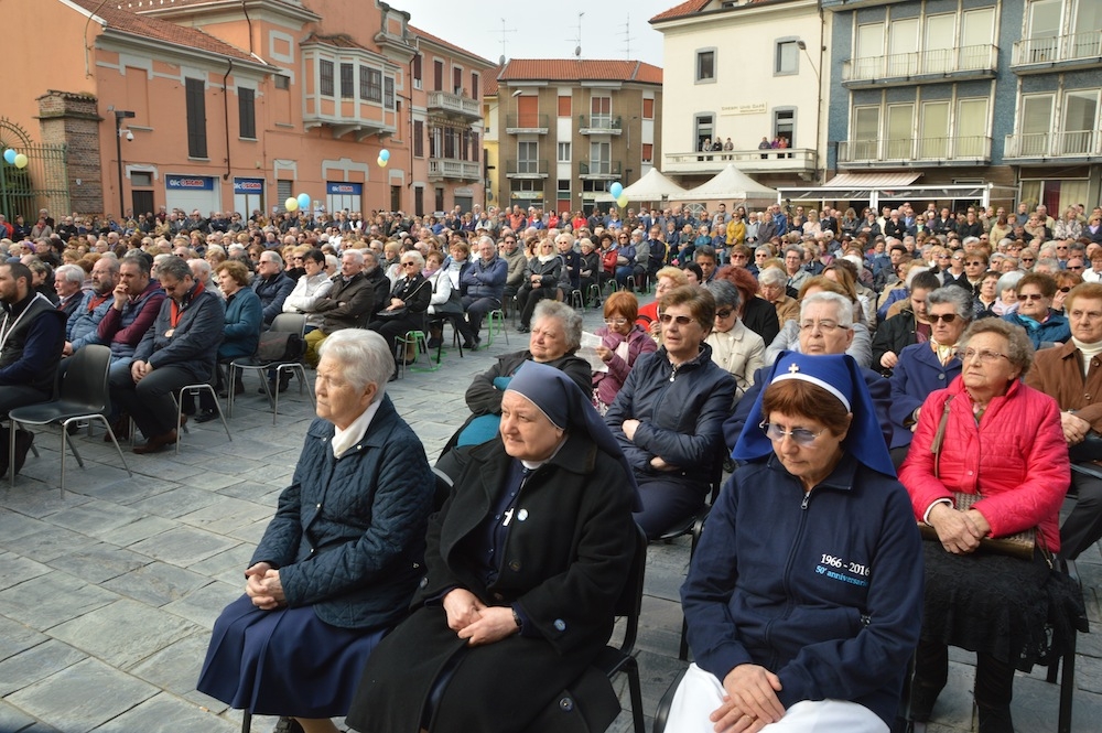 Cerano, domenica in Albis 8 aprile