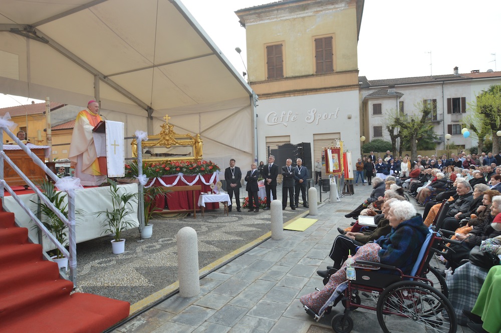 Cerano, domenica in Albis 8 aprile