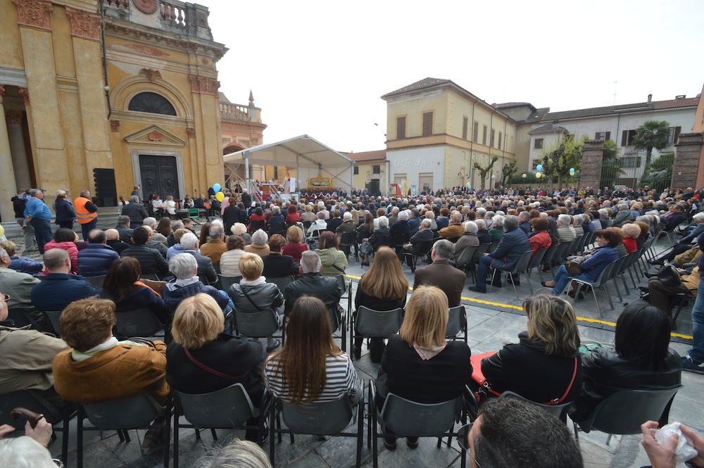 Cerano, domenica in Albis 8 aprile