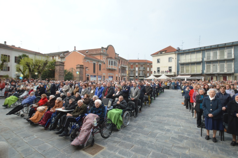 Cerano, domenica in Albis 8 aprile