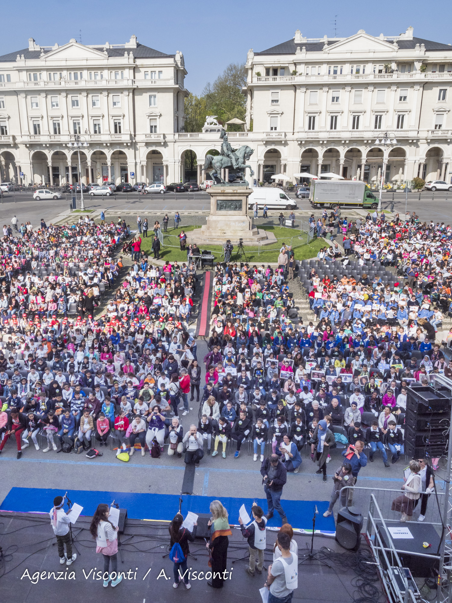 Marcia della Pace dei bambini, 2mila in piazza a Novara