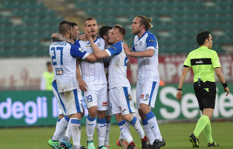 Sabato per il Novara arriva il Venezia. Di Carlo: «La squadra sta bene, dobbiamo provare a fare punti in ogni gara»