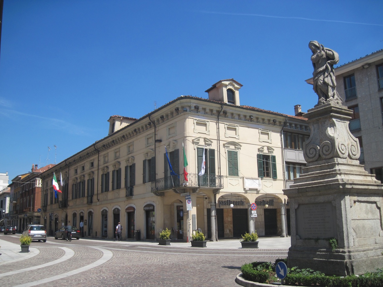 Borgomanero si dimettono Biondelli e Rossi, subentrano Faggiano e Calderoni