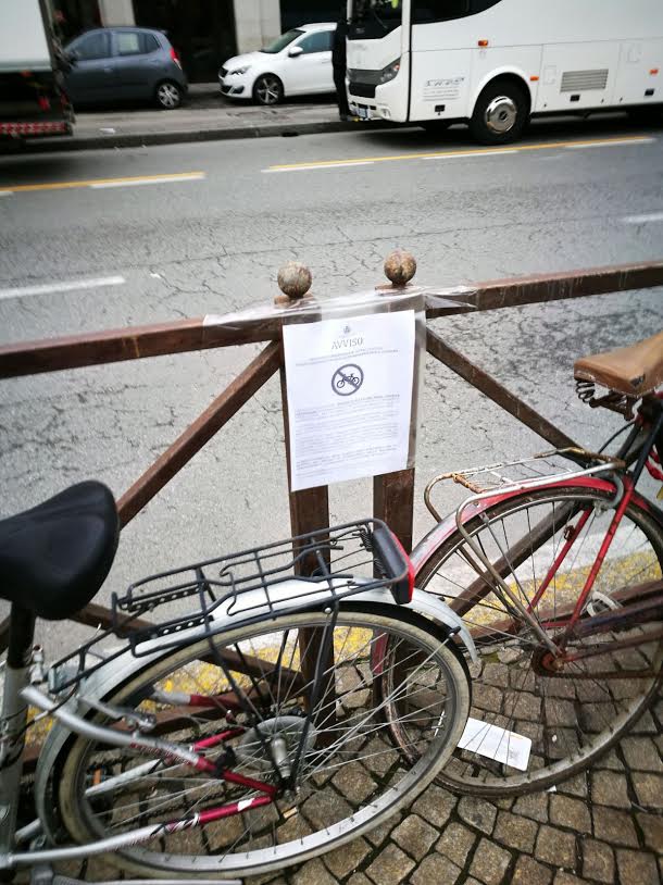 Rimosse 25 biciclette posteggiate fuori dagli spazi autorizzati alla stazione di Novara