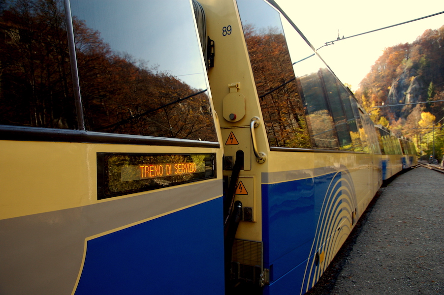 Frana Vigezzo, treni nuovamente sospesi da Re a Camedo