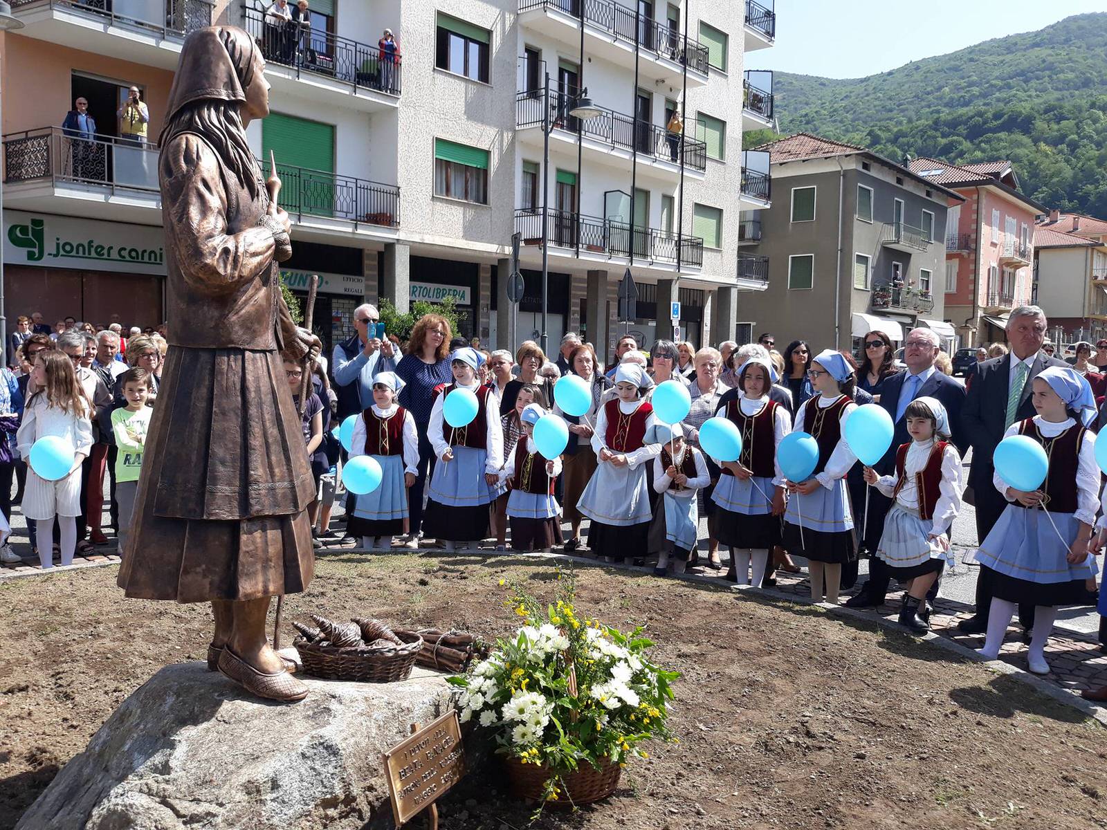 Quarona, inaugurata la statua della Beata Panacea