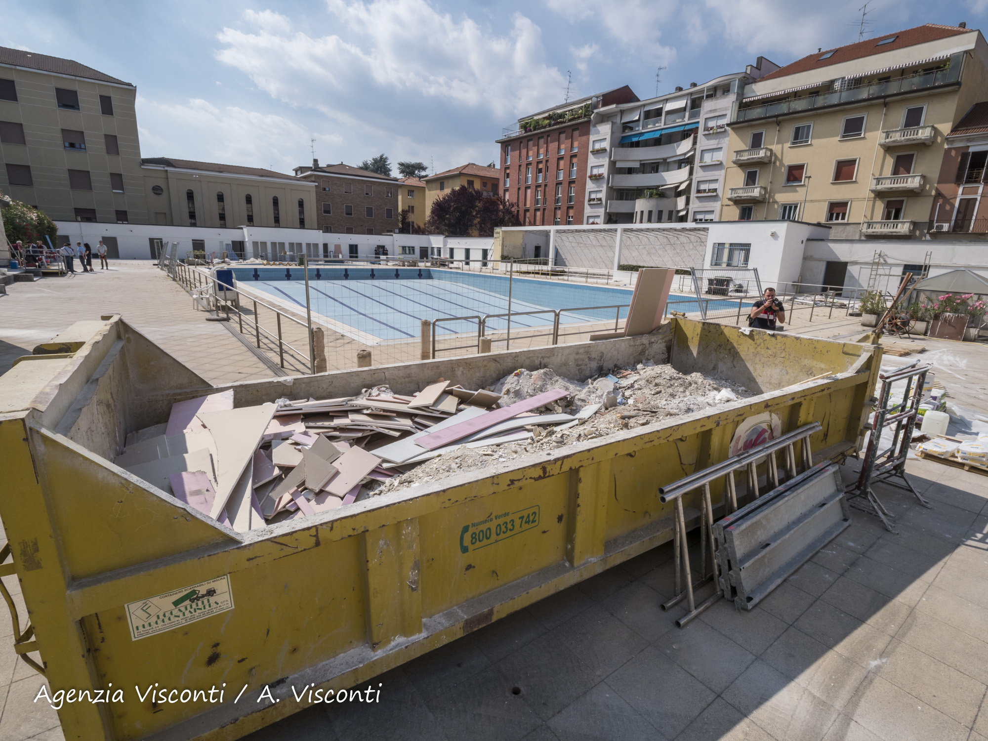 Novara, per la piscina di via Solferino, l’apertura slitta di qualche settimana (fotogallery)