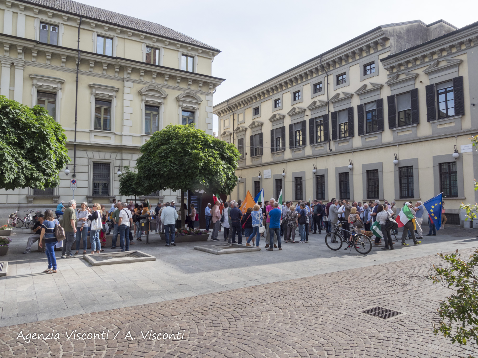 Presidio davanti alla Prefettura per Sergio Mattarella