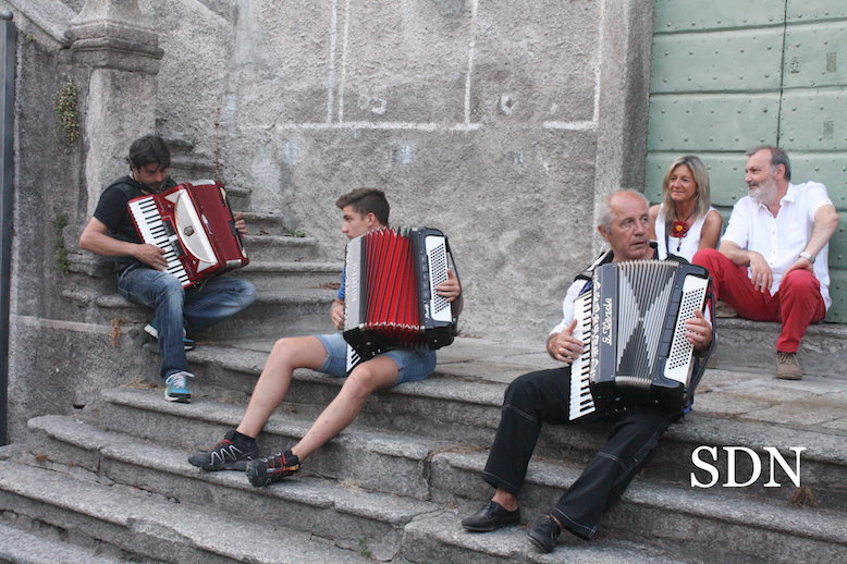 A Bracchio di Mergozzo, “Musica e sapori nel borgo”