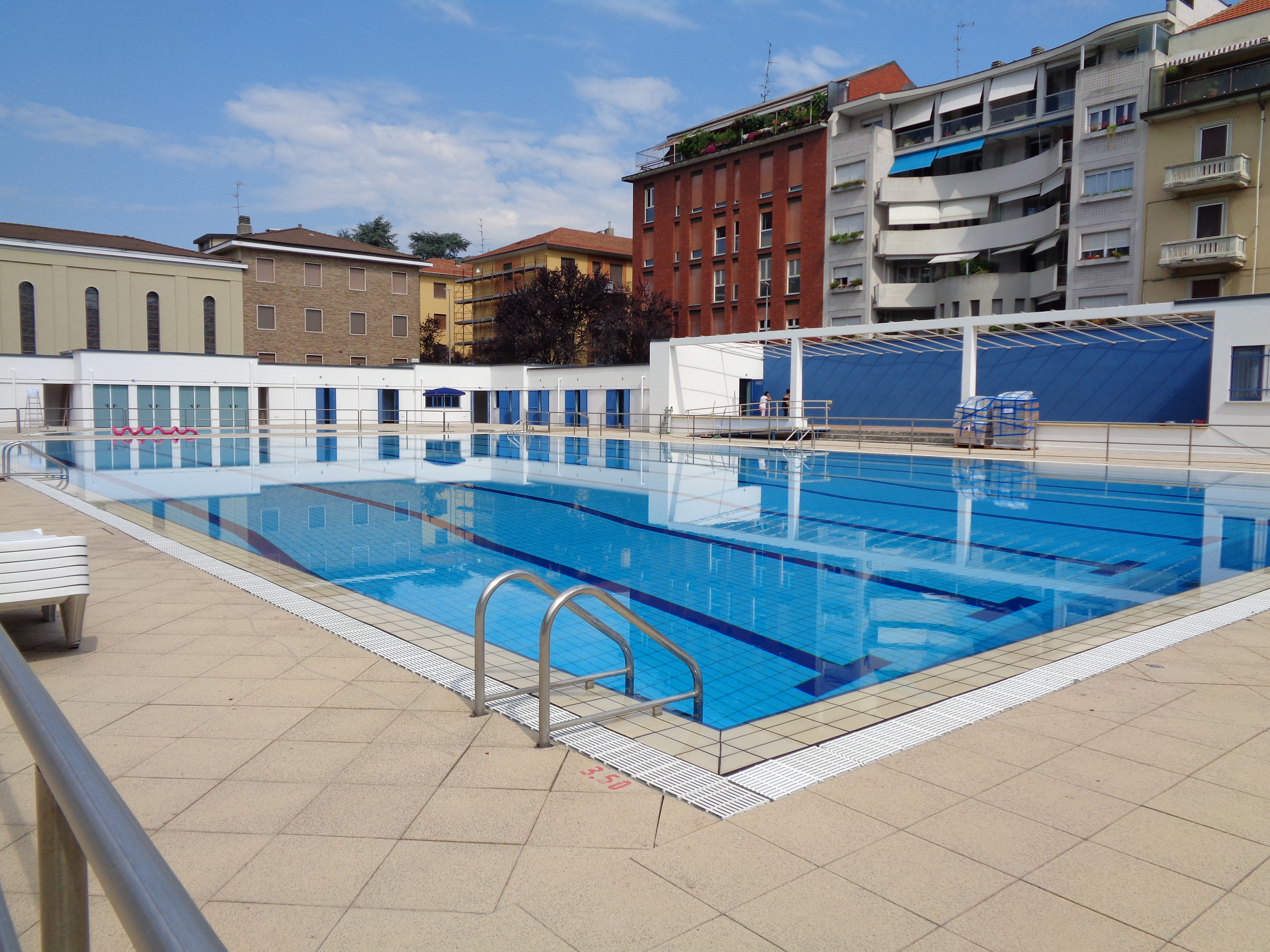 Novara: piscina di via Solferino pronta, si apre questo sabato 28 luglio