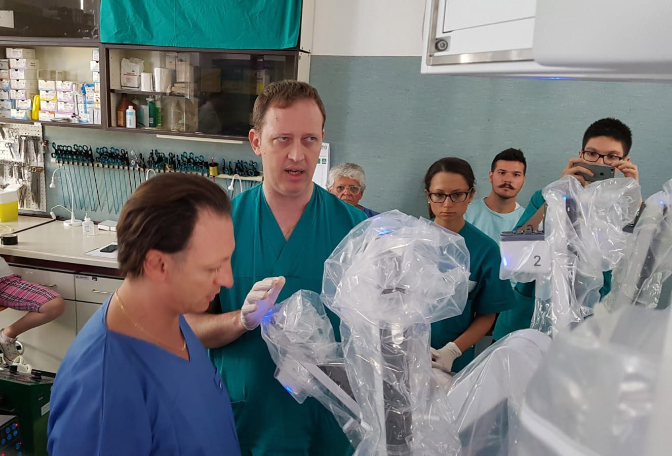 Al “Maggiore” di Novara il primo corso in Italia di formazione alla chirurgia robotica urologica