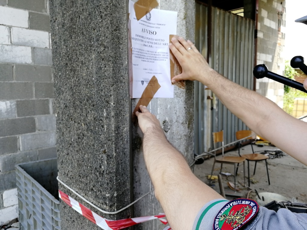 Recetto: contestati illecito di smaltimento rifiuti e violazione dei sigilli a un vercellese