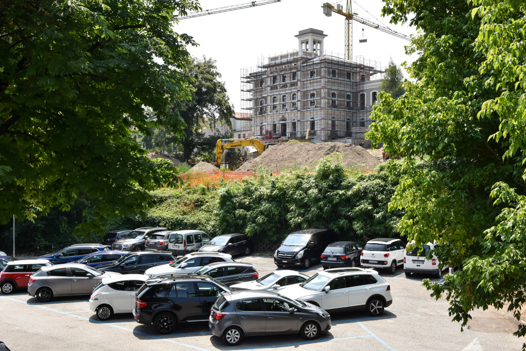 Arona: il parcheggio Compagnia dei Quaranta sarà ampliato