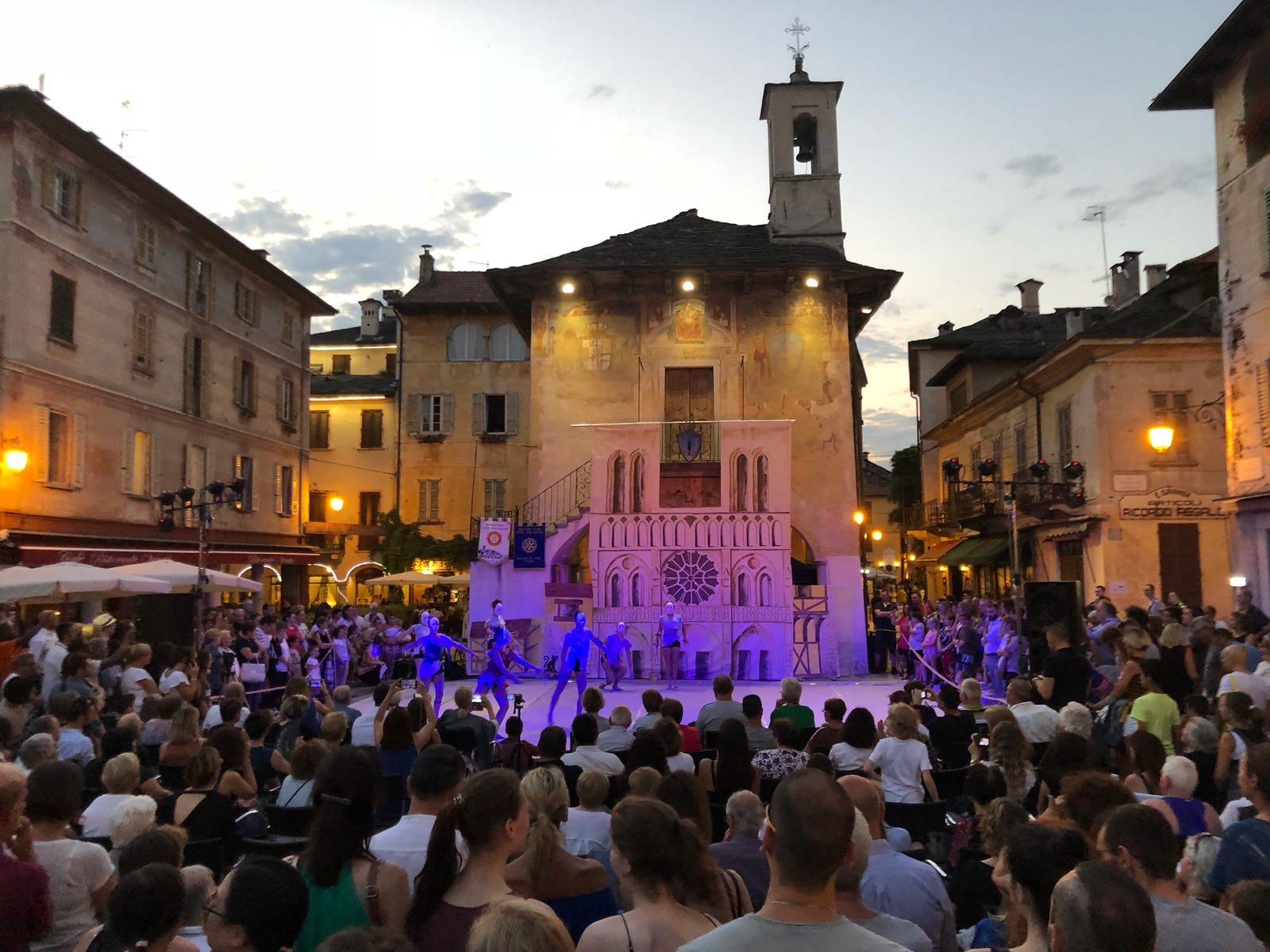 Orta San Giulio Spettacolo di twirling con beneficenza verso chi “non osa chiedere”