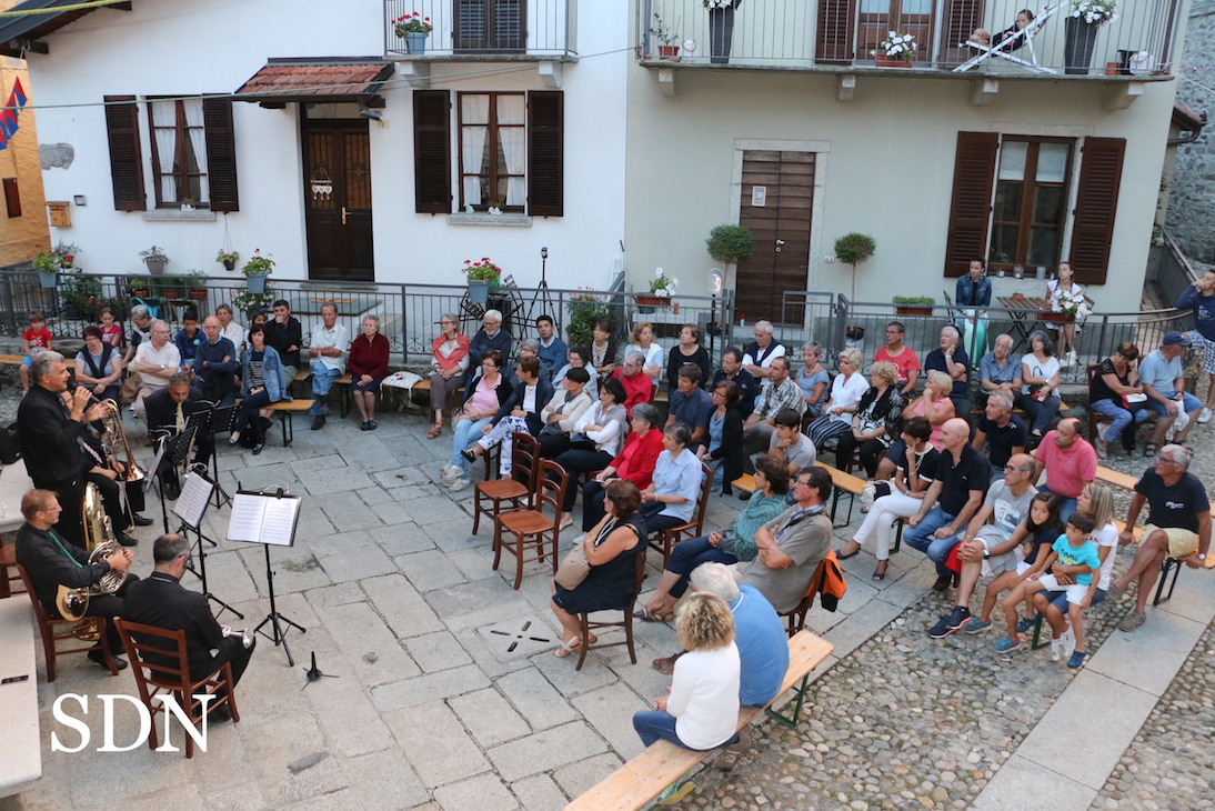 Le note della Domus Brass a “Mergozzo si nota” per Santa Elisabetta (foto gallery)