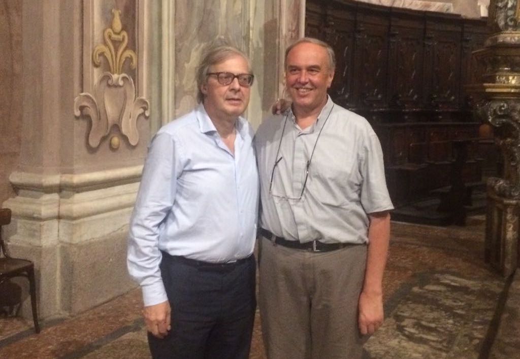 Vittorio Sgarbi in visita ai restauri della Basilica di San Vittore a Intra