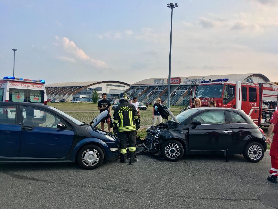 Scontro tra due auto a S. Agabio intorno alle 19