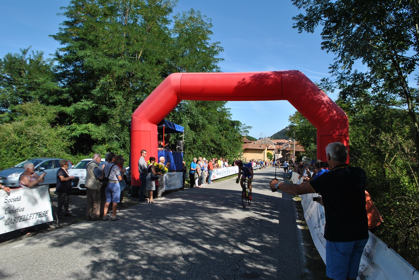 Ciclismo Il torinese Ivan Valinotto ha vinto il Trofeo Amici di Berzonno