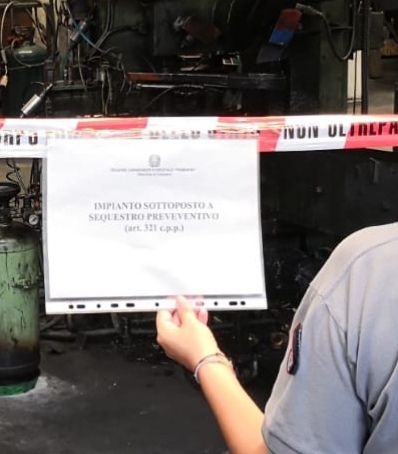 Controlli sulle attività di pulitura metalli, due impianti sequestrati nel Cusio