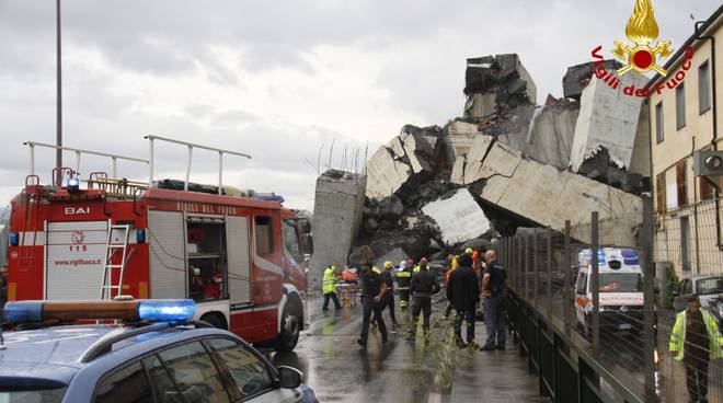Crollo ponte Morandi, trovata schiacciata l’auto della famiglia di Oleggio, speranze finite