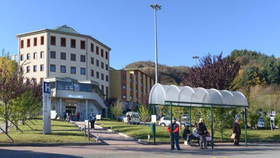 Sanità in Valsesia, protesta a suon di volantini