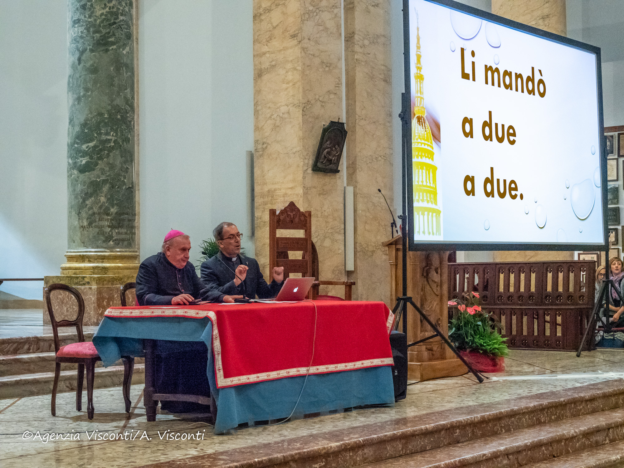Avvio dell’anno a Boca, il vescovo presenta il Seminario dei laici