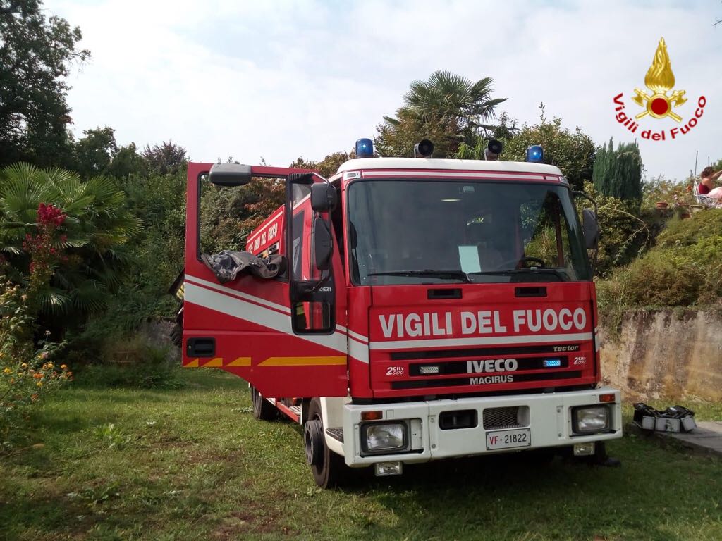 Donna muore nell’incendio della sua abitazione a Nebbiuno