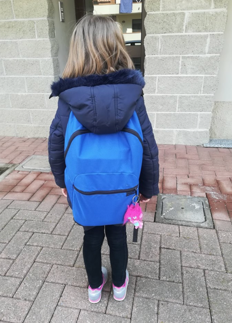 Primaria Bottacchi di Novara, zaino uguale per tutti: “Una classe… a modo nostro”