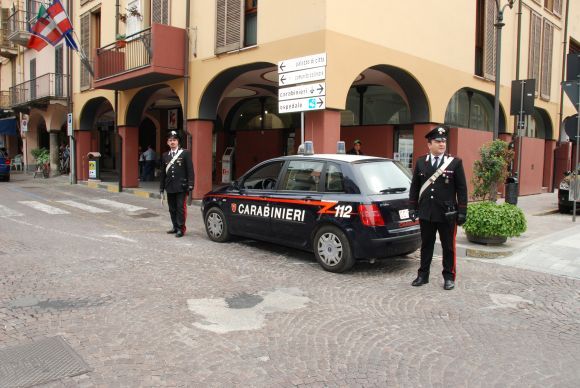Serravalle Sesia: rubano al supermercato ma vengono acciuffate  durante la fuga dai Carabinieri