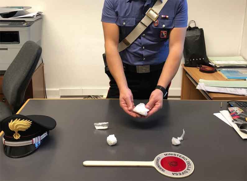Carabinieri arrestano due soggetti per droga