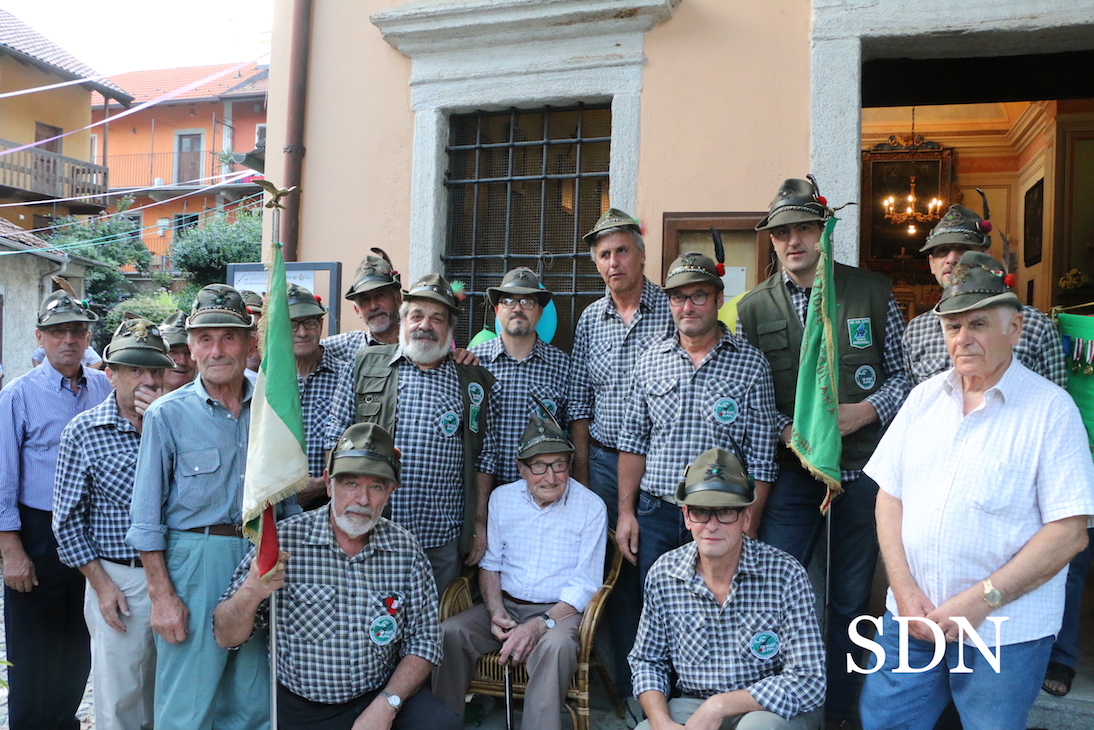 Ad Albo di Mergozzo la festa per i 100 anni dell’alpino Alfredo Tedeschi (fotogallery)