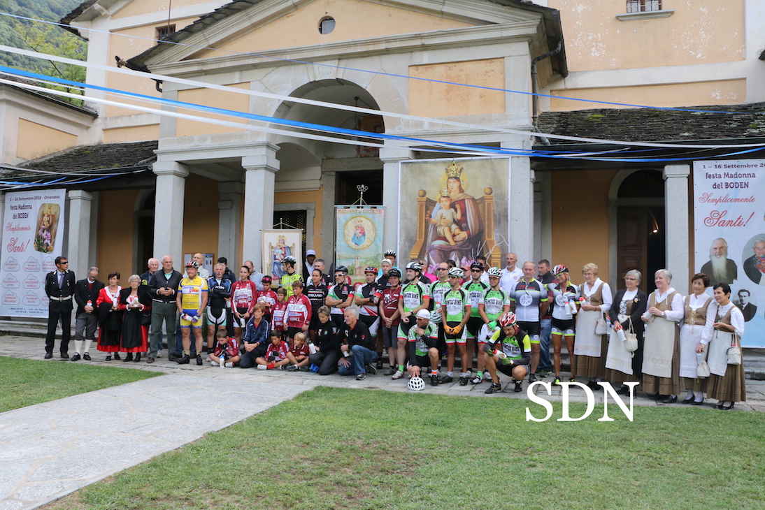 Ornavasso, il raduno dei ciclisti ha aperto le feste del Boden (fotogallery)