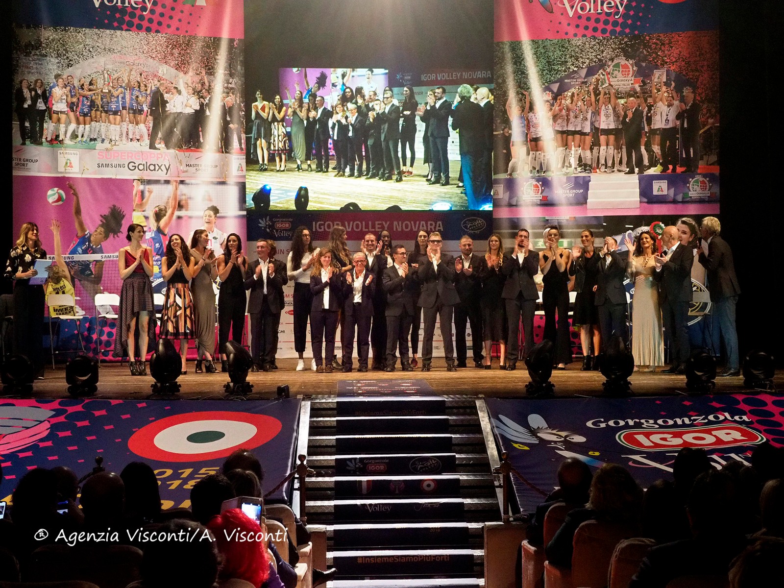 Folla alla presentazione della stagione 2018/19 della Igor Volley al Coccia