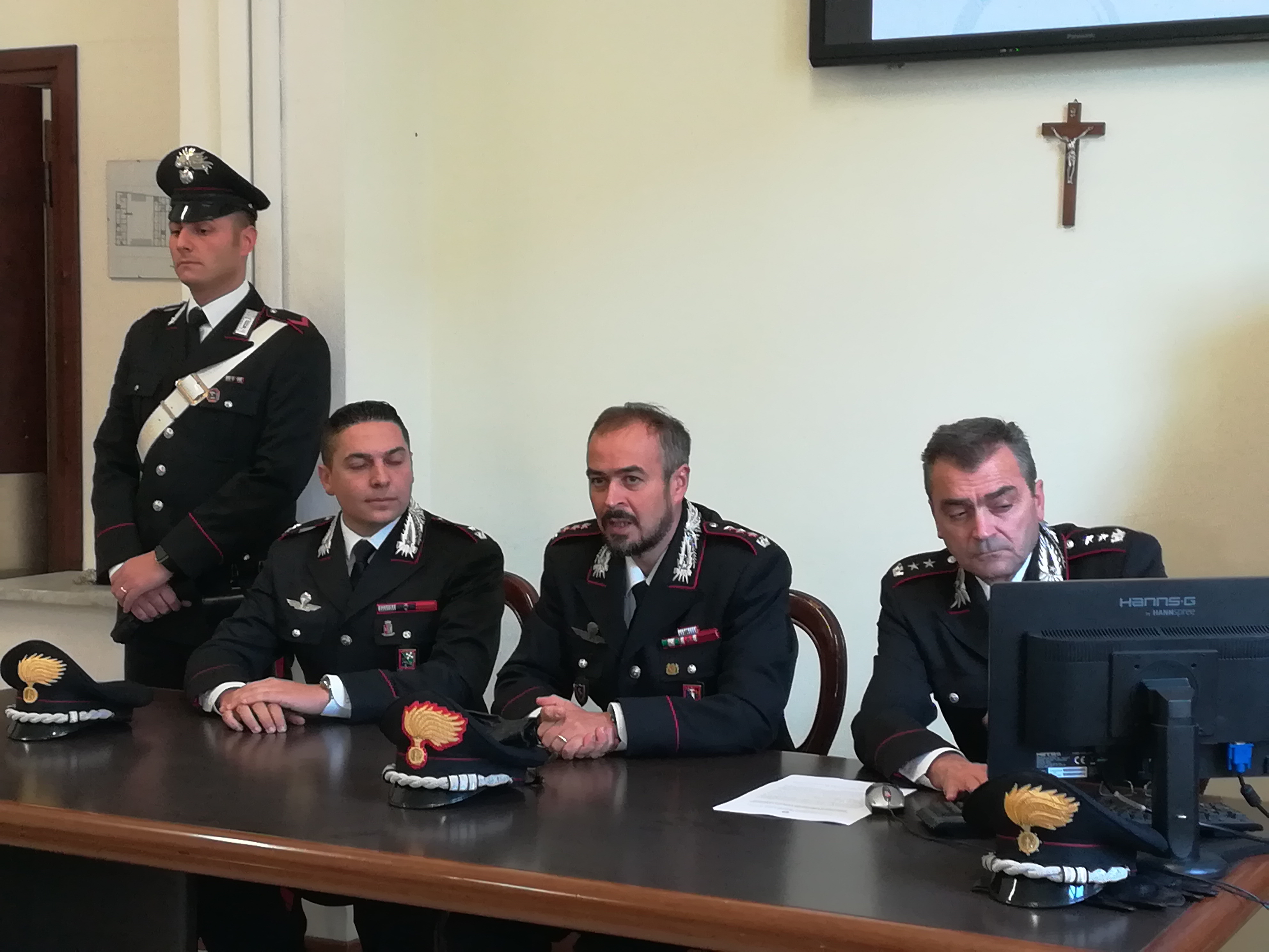 Furti in abitazione tra Piemonte e Lombardia, scoperta la base dei ricettatori, sei in manette