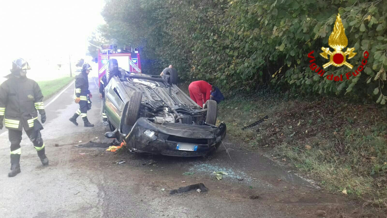 Castelletto Ticino: incidente stradale intorno alle 14 con auto ribaltata