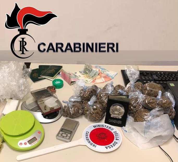 Carabinieri sequestrano un chilo di droga tra Trecate e Romentino