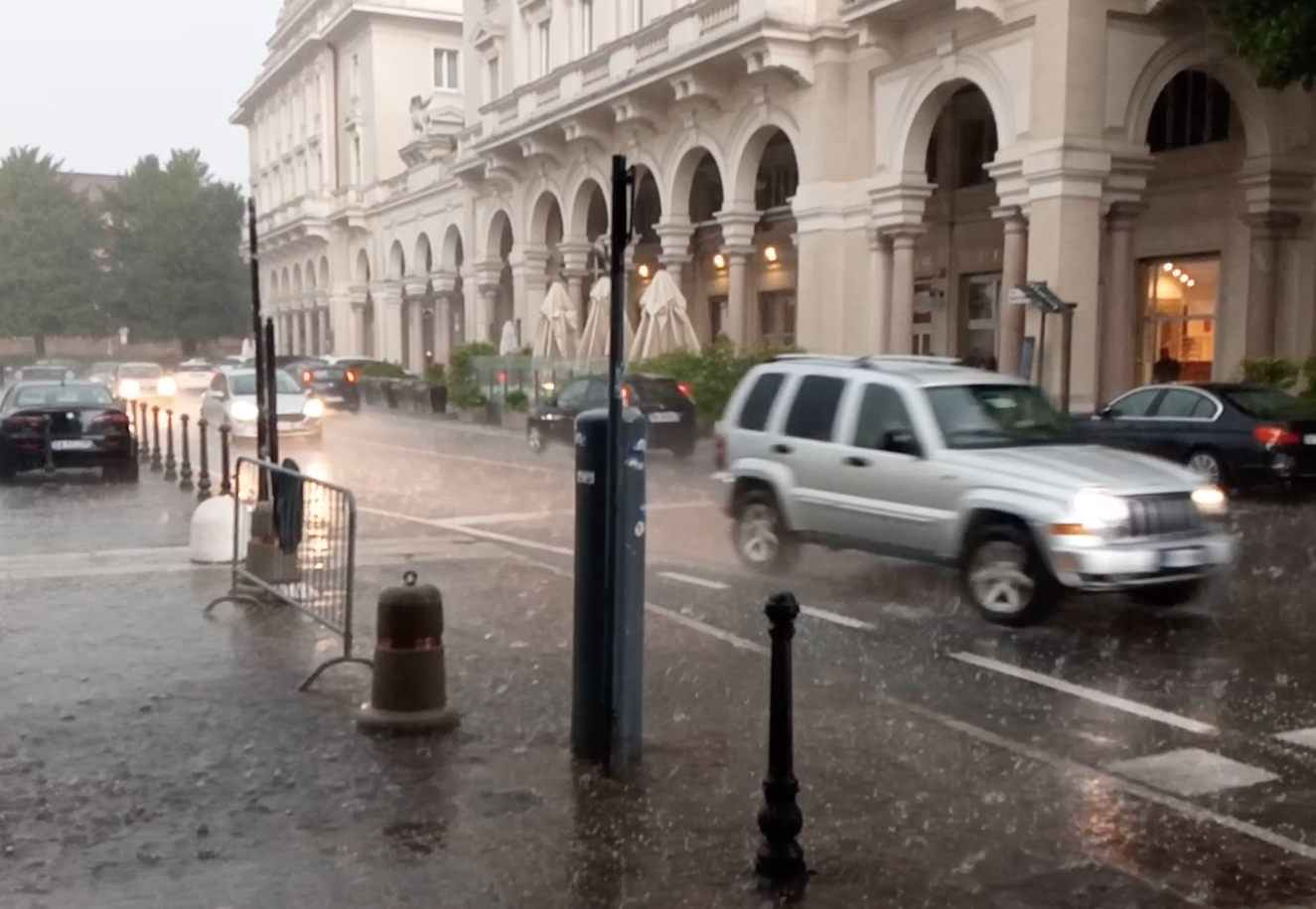 Meteo, una tre giorni di pioggia da record sul Novarese